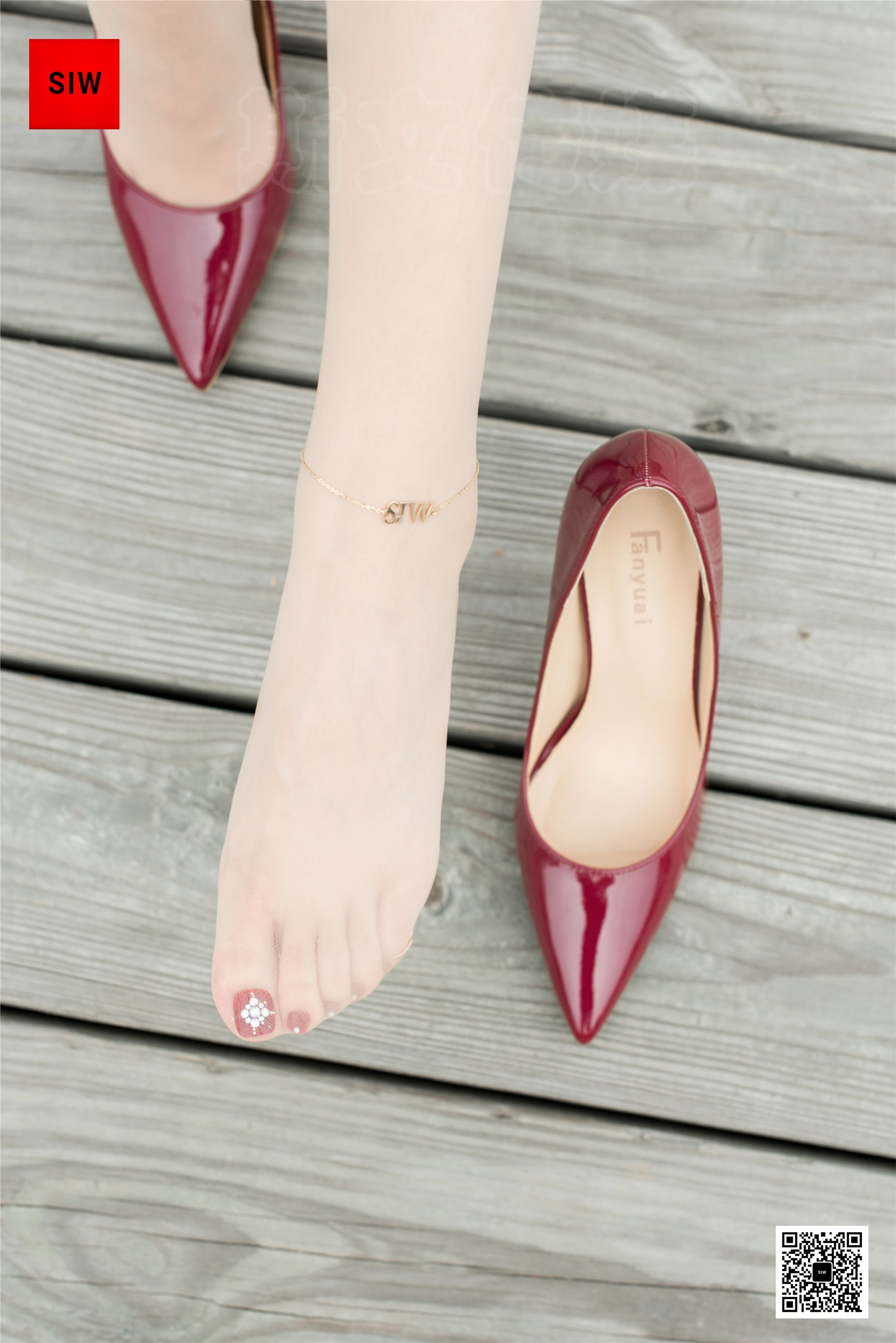 SIW斯文传媒  VOL.041 水岸红裙-甄珍